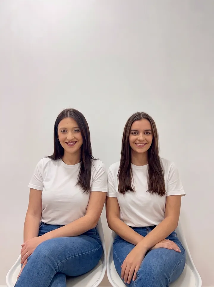 Marta y Paula, psicólogas y cofundadoras de Las Doblas Psicología, en su consulta de Córdoba